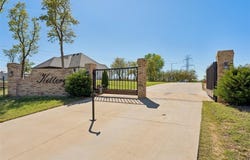 16114 Vernon Circle, Newalla, OK 74857