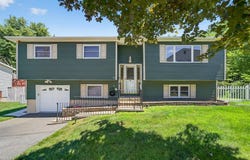 95 Rolling Meadows Road, Middletown, NY 10940
