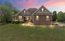 516 Serria Way, Seneca, SC 29678