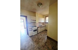 32 Van Winkle Ave, Garfield City, NJ 07026-3329