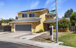 800 Treasure LN, MANTECA, 95337
