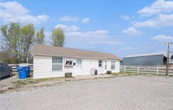 1102 W Clay/Broadway Street, Plattsburg, MO 64477