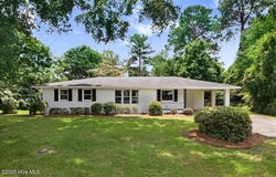 527 W College Street, Warsaw, NC 28398
