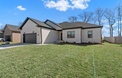8740 Merrill Circle, Bowling Green, KY 42104