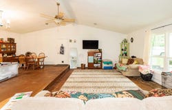 8422 Robinwood Dr, Mabelvale, AR 72103