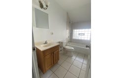 1011 10th St, Racine, WI 53403