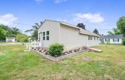 108 Bridge Street, Paris, MI 49338