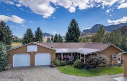 1077 US Highway 89 S, Gardiner, MT 59030