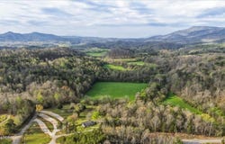 1805 Mecca Pike, Tellico Plains, TN 37385