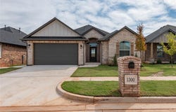 1300 Colonial Avenue, Tuttle, OK 73089