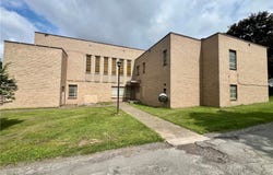 404 Beatty St, Ellwood City, PA 16117