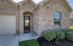 204 Post Oak Street, Azle, TX 76020