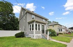 31 Alderman St, Holyoke, MA 01040
