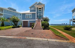 3569 Laguna Ct, Gulf Breeze, FL 32563