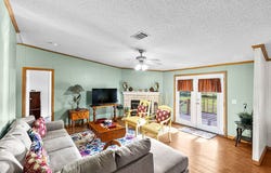 14 Regu Rd, Fredericksburg, TX 78624