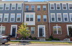 123 GALLOP, LA PLATA, MD 20646