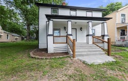 605 Oak Street, Leavenworth, KS 66048