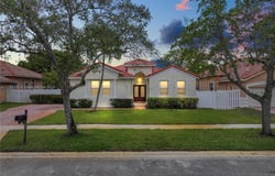 1199 NW 166th Ave, Pembroke Pines, FL 33028