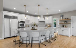 6305 Mcintyre Point, Edina, MN 55439