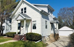 221 WEBSTER Street, NEENAH, WI 54956-2932