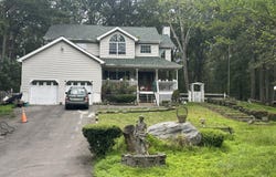 2162 Longview Drive, Bushkill, PA 18324