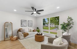 11944 Glen West Dr, Maryland Heights, MO 63043