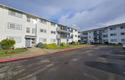 950 EVERGREEN RD, Woodburn, OR 97071