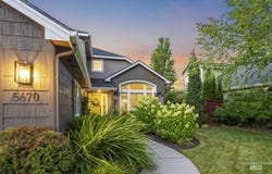 5670 S Schooner Way, Boise, ID 83716-9044