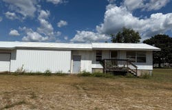 18 Broadway Street, Herrick, IL 62431