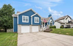 107 Amaryllis Circle, Smithville, MO 64089