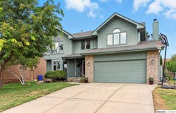 922 Hogan Drive, Papillion, NE 68046