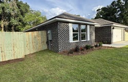 693 E Bowers Avenue, Crestview, FL 32539