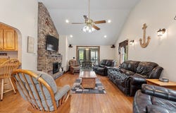 156 Euclid St, Gardner, MA 01440
