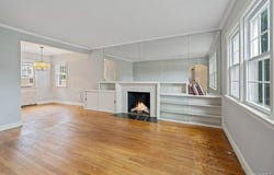 28 Redwood Road, New Hyde Park, NY 11040