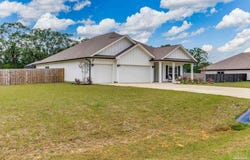 7557 Saddlebrook Ave, Pace, FL 32571