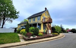 3 Larsen Ln, Hazlet Twp., NJ 07730-2319