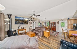 1435 E 1st St, Crossville, TN 38555