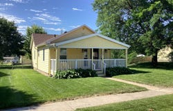 208 East 4th St, Paxton, NE 69155