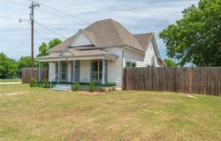 101 S Walnut Street, Petrolia, TX 76377