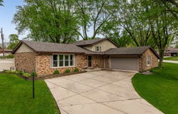 501 Hobby Avenue, Frankfort, IL 60423