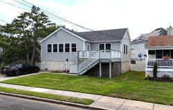 142 Washington Dr, Brigantine, NJ 08203