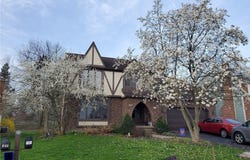 212 Robin Road, Amherst, NY 14228