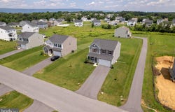 1478 FALCON LANE, CHAMBERSBURG, PA 17202