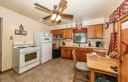 2212 S 91st St, West Allis, WI 53227