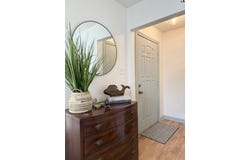 2 E 28th Ave, Hutchinson, KS 67502