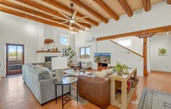 36 Mariposa Road, Arroyo Seco, NM 87514