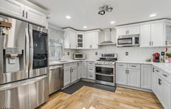 36 Woodcrest Cir, Springfield Twp., NJ 07081-1517