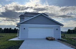 1821 Bluestem Drive, Mankato, MN 56001