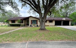 5121 Star Trek, Beeville, TX 78102