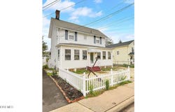 14 Pine Street, Keyport, NJ 07735